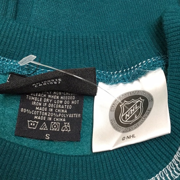 New NHL men’s sweatshirt. - Picture 3 of 5
